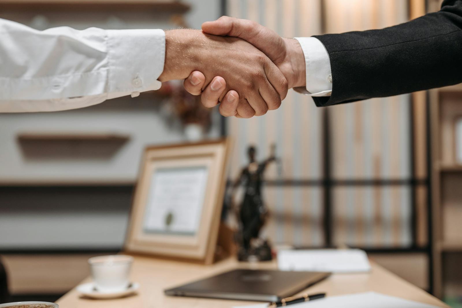 The Art of Business Negotiation in Dubai: What Makes a Deal Successful?